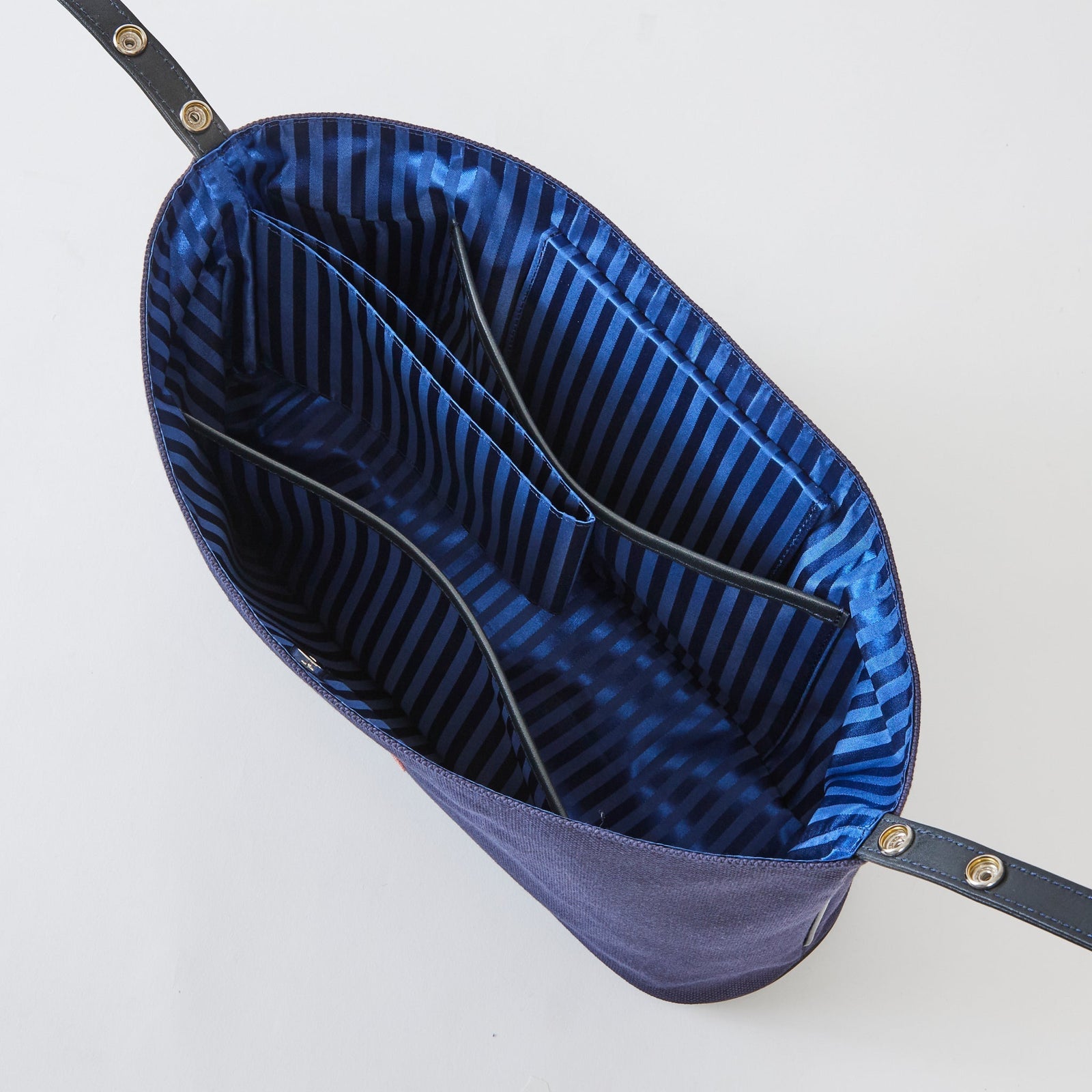 極美品 iream多機能ストローラーバッグHUGGY（スワン ）ベビーカーバッグ HUGGY（スワン ）-Black – iream(アイリアム)【公式】