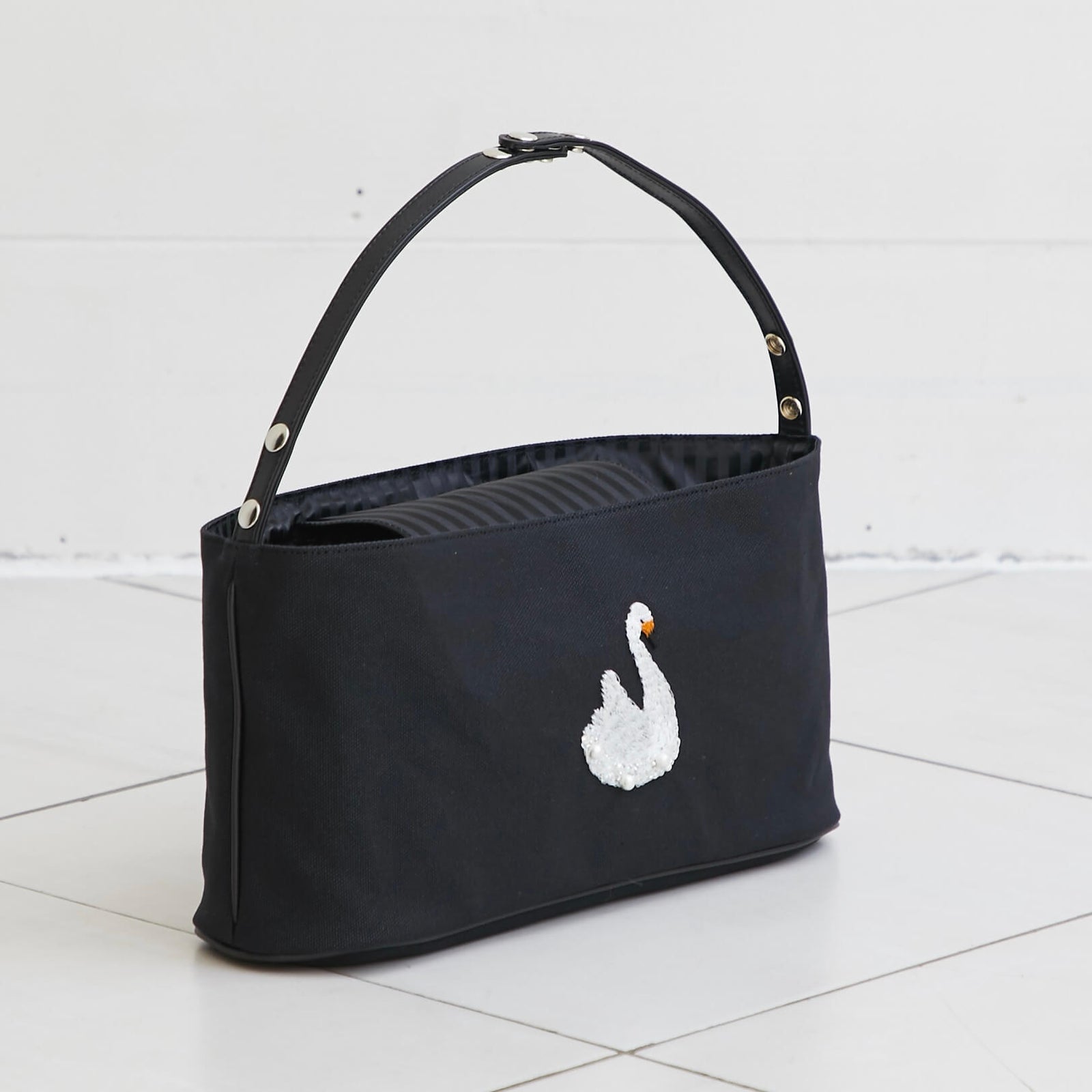 極美品 iream多機能ストローラーバッグHUGGY（スワン ）ベビーカーバッグ HUGGY（スワン ）- Navy – iream(アイリアム)【公式】